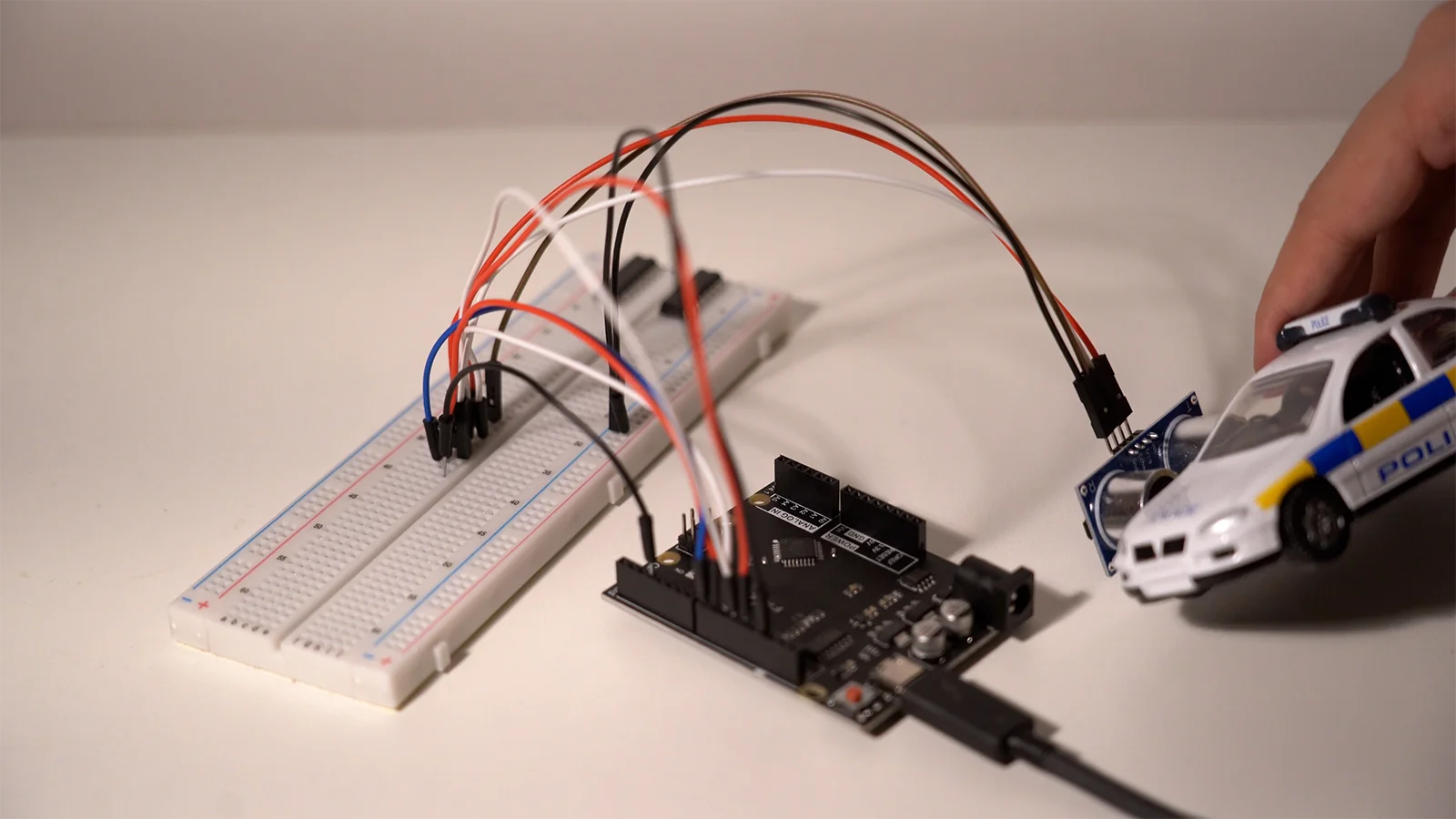 Arduino与超声波传感器原型
